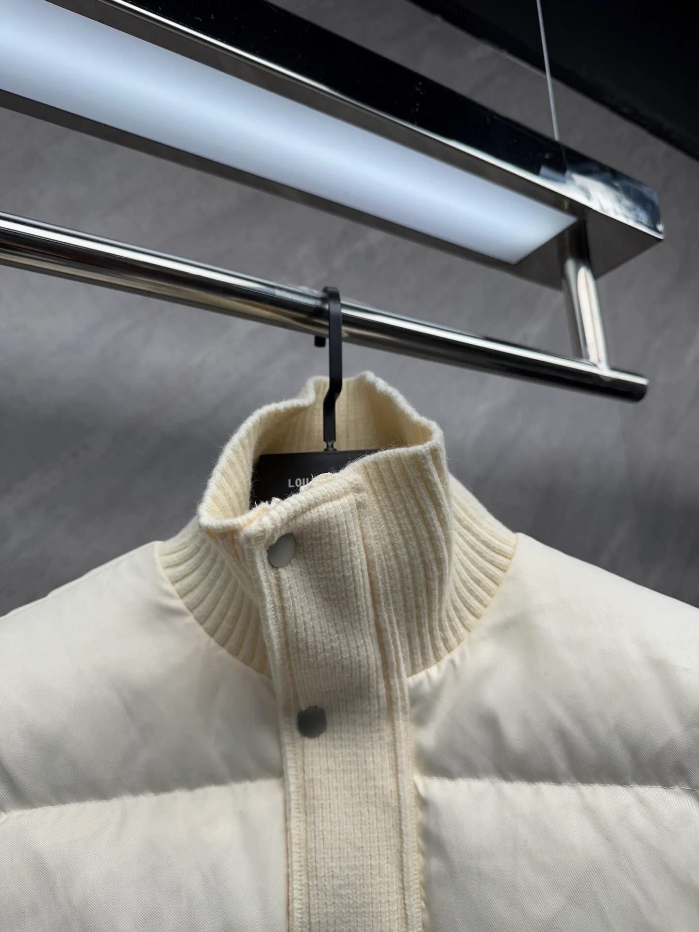 Thom Browne. Black White Gray Size SML